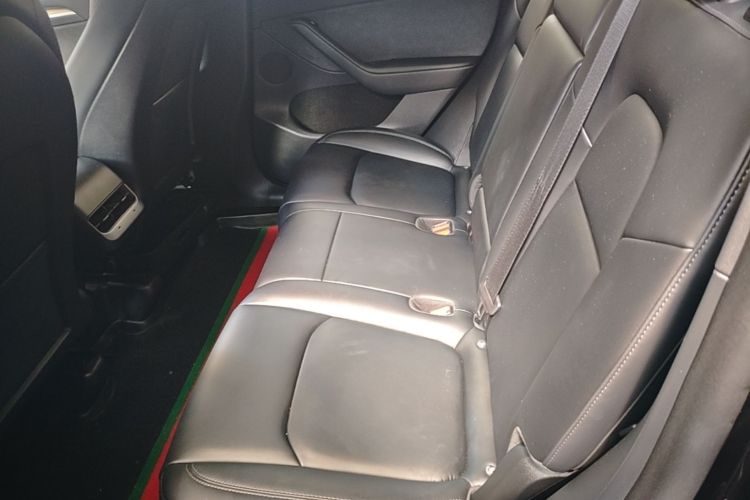 Tesla Model Y 2022 immagine di auto #12