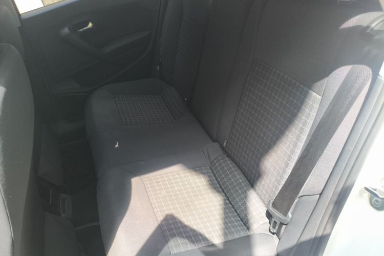 Volkswagen Polo 2014 car image #10