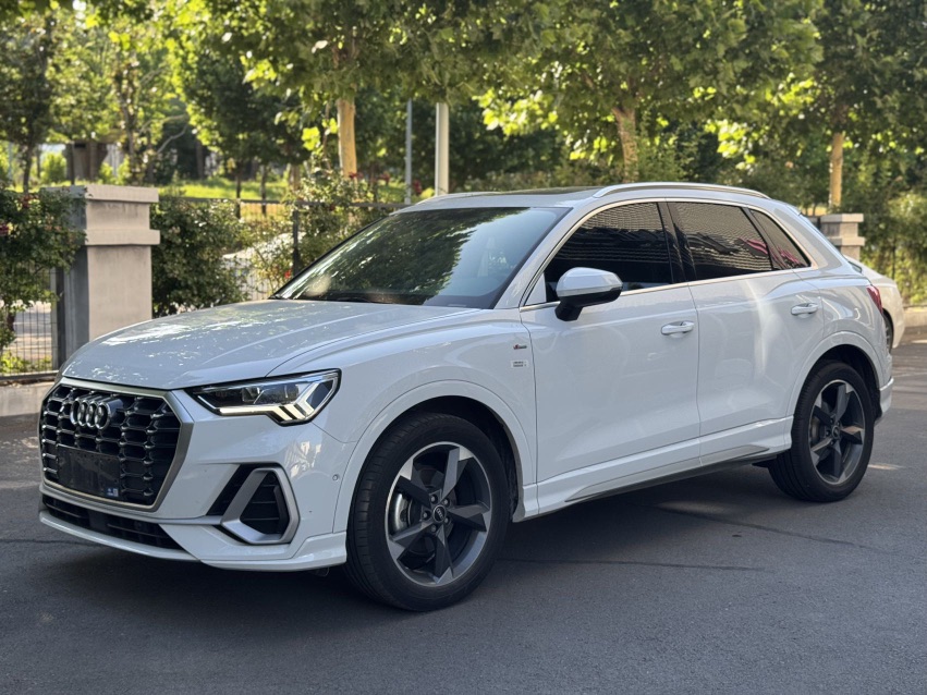 Audi Q3 2022 Audi Q3 2022 car image