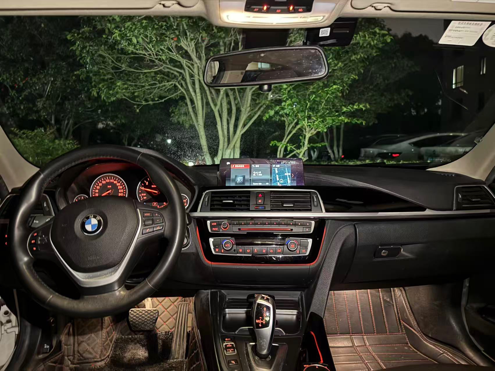 BMW 3 Series 2019 car image #8