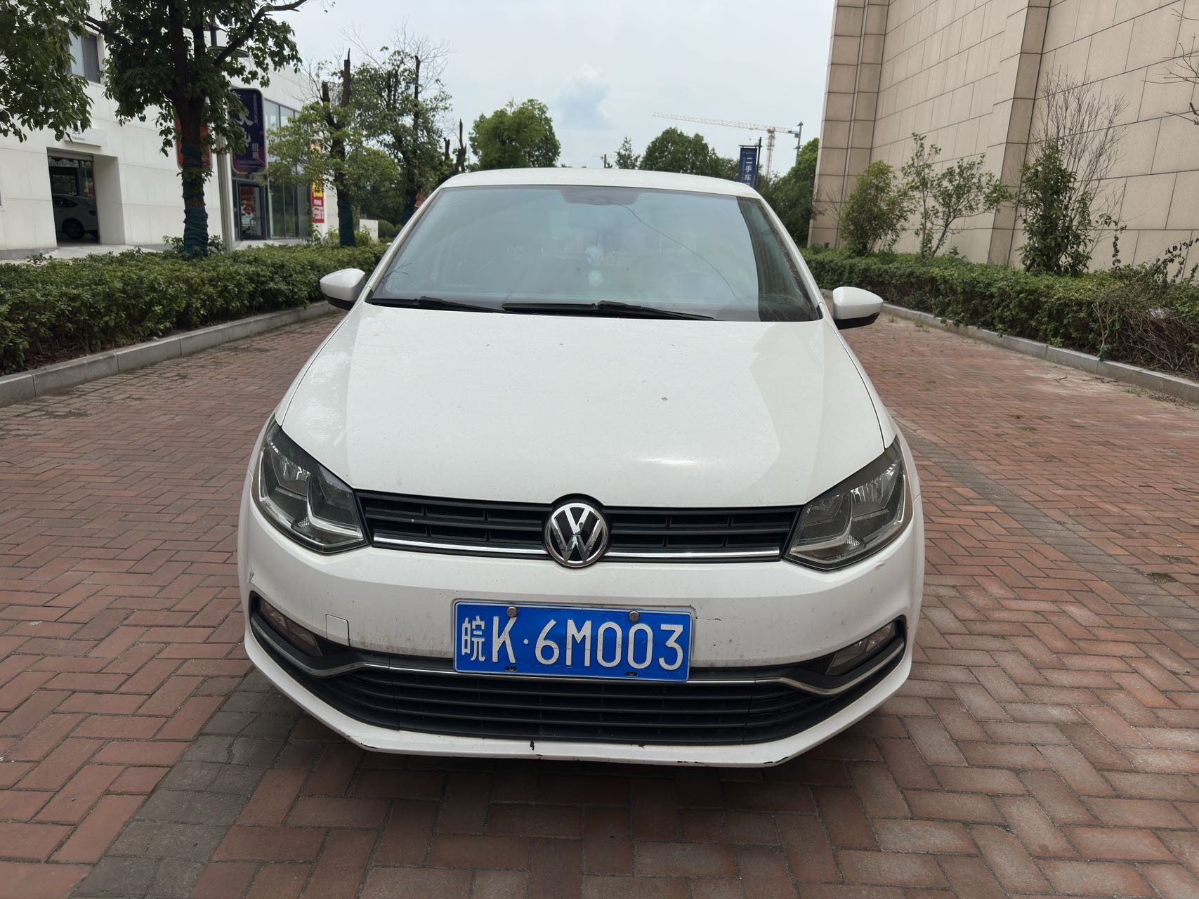 Volkswagen Polo 2015 car image #2