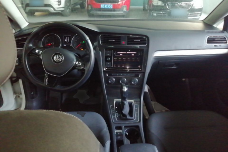 Volkswagen Golf 2020 #10 Volkswagen Golf 2020 car image #10
