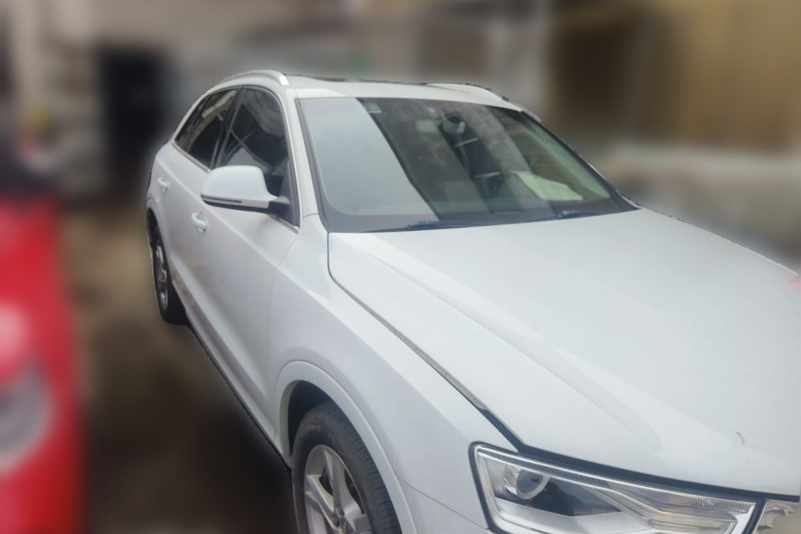 Audi Q3 2016 car image #2
