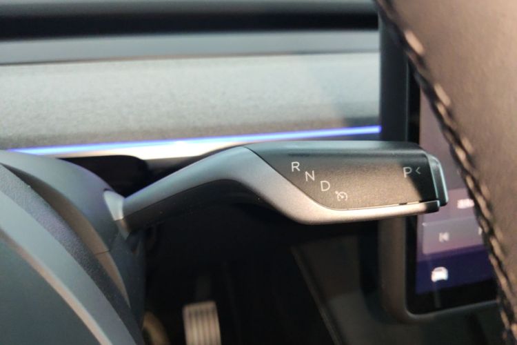 Tesla Model Y 2024 #14 Tesla Model Y 2024 car image #14