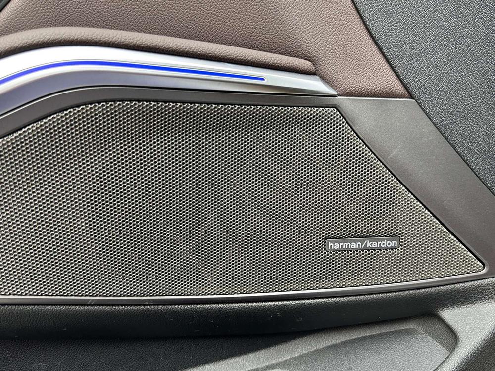 BMW 3 Series 2020 car image #8