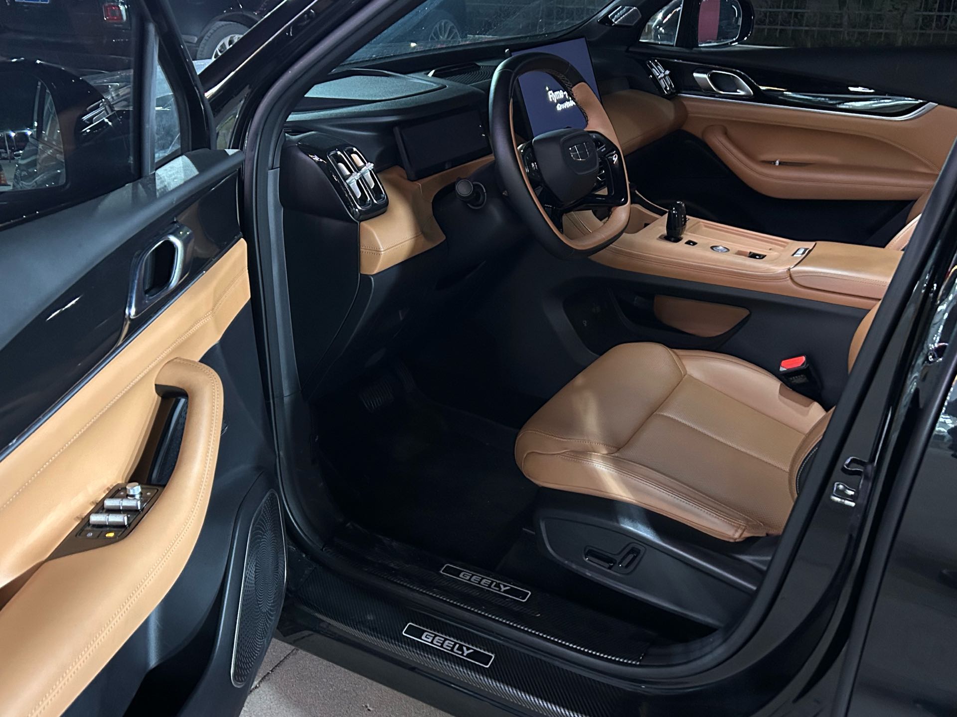 GEELY Boyue L 2025 изображение автомобиля #3