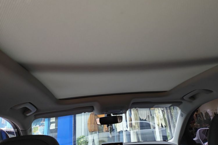 Audi Q3 2018 car image #20