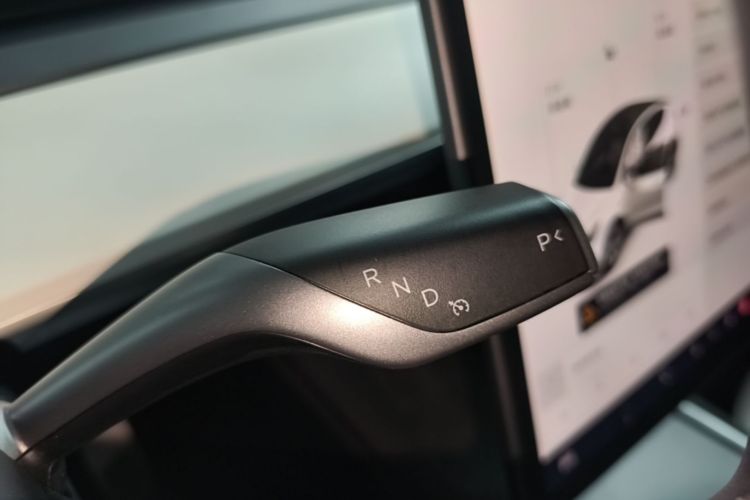 Tesla Model Y 2022 #14 Tesla Model Y 2022 car image #14