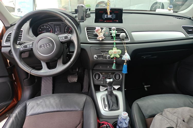 Audi Q3 2018 immagine di auto #11
