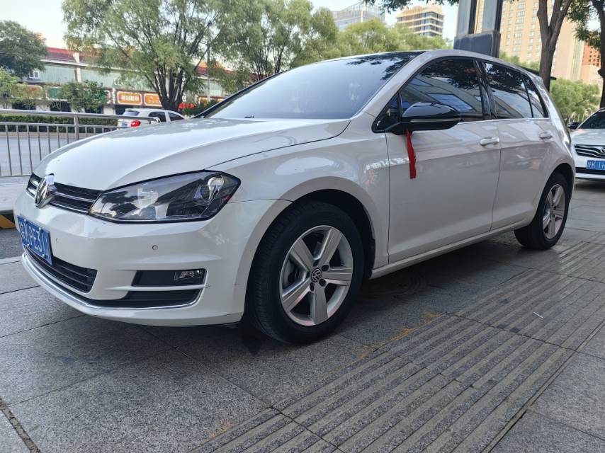 Volkswagen Golf 2017 Volkswagen Golf 2017 car image
