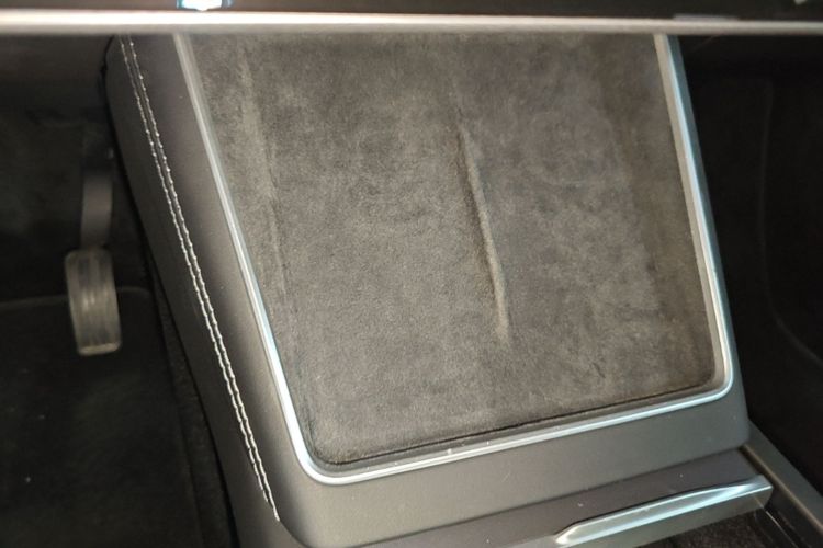 Tesla Model Y 2025 #9 Tesla Model Y 2025 car image #9