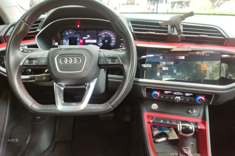 Audi Q3 2020 car image #11