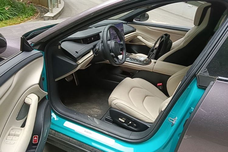 MI SU7 2025 car image #16