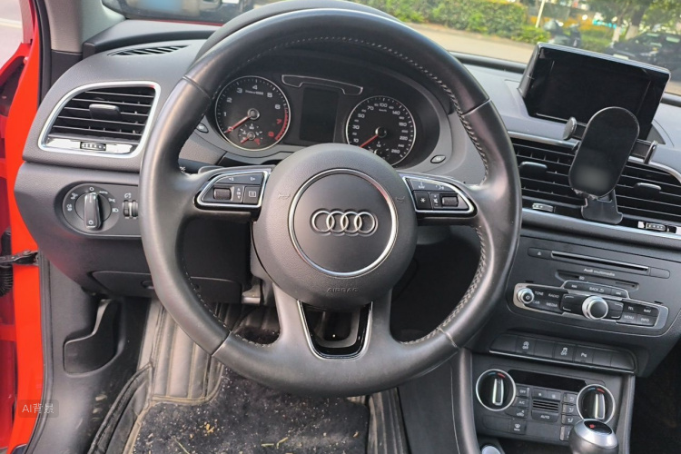 Audi Q3 2019 #12 Audi Q3 2019 car image #12