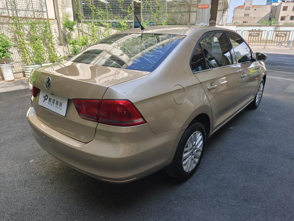 Volkswagen Santana 2013 car image #7