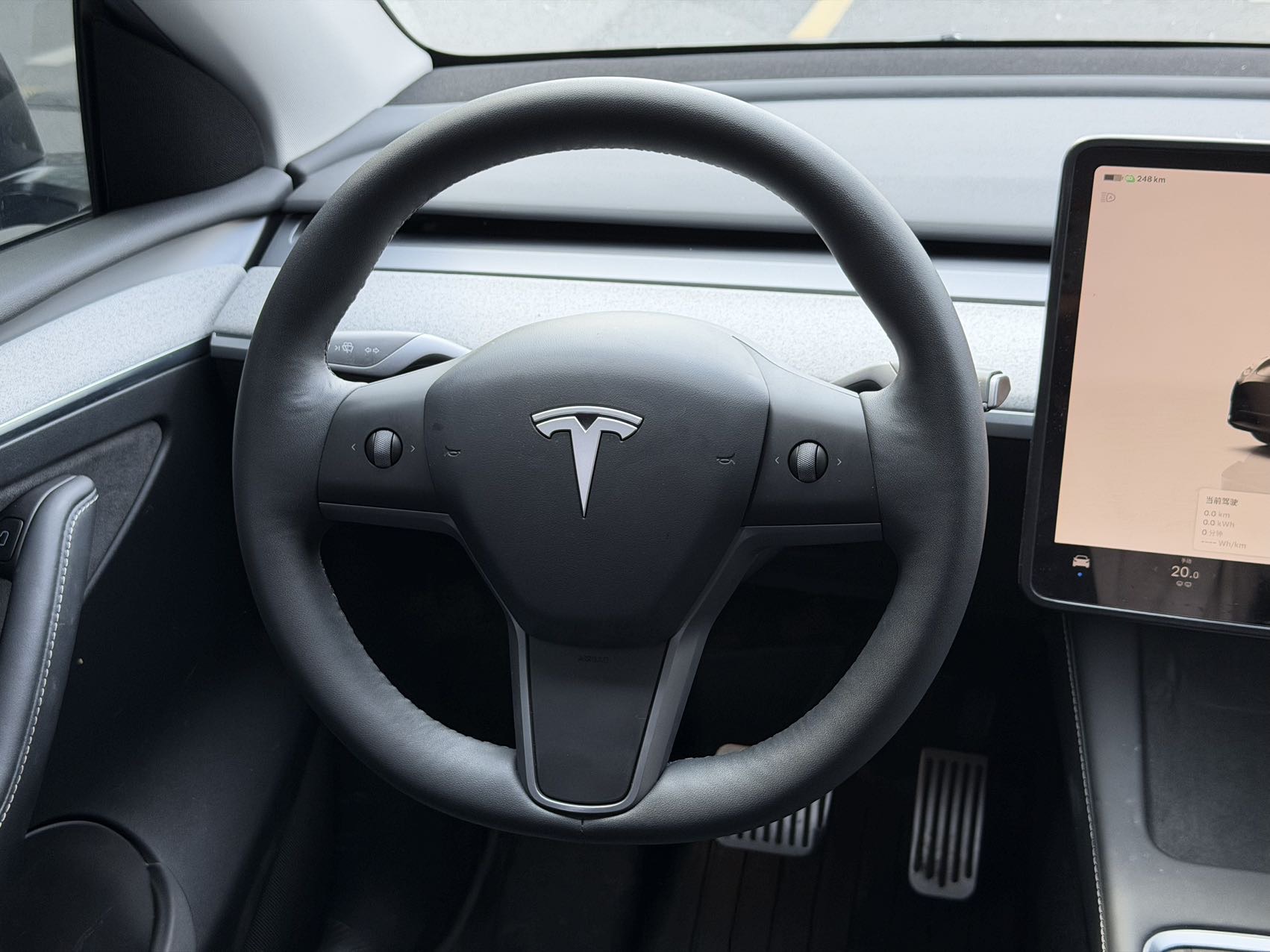 Tesla Model Y 2024 #11 Tesla Model Y 2024 car image #11