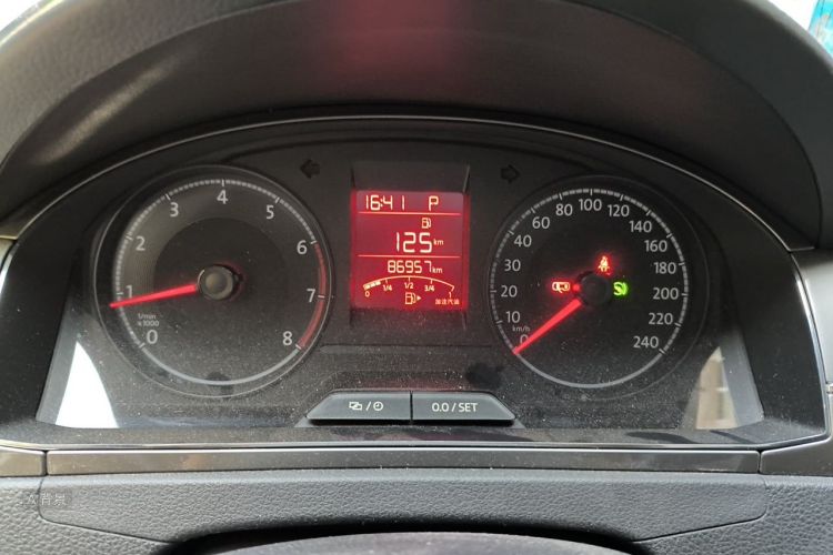 Volkswagen Santana 2016 imagem de carro #13