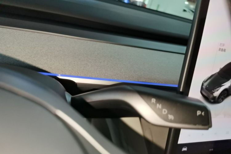 Tesla Model Y 2023 immagine di auto #14