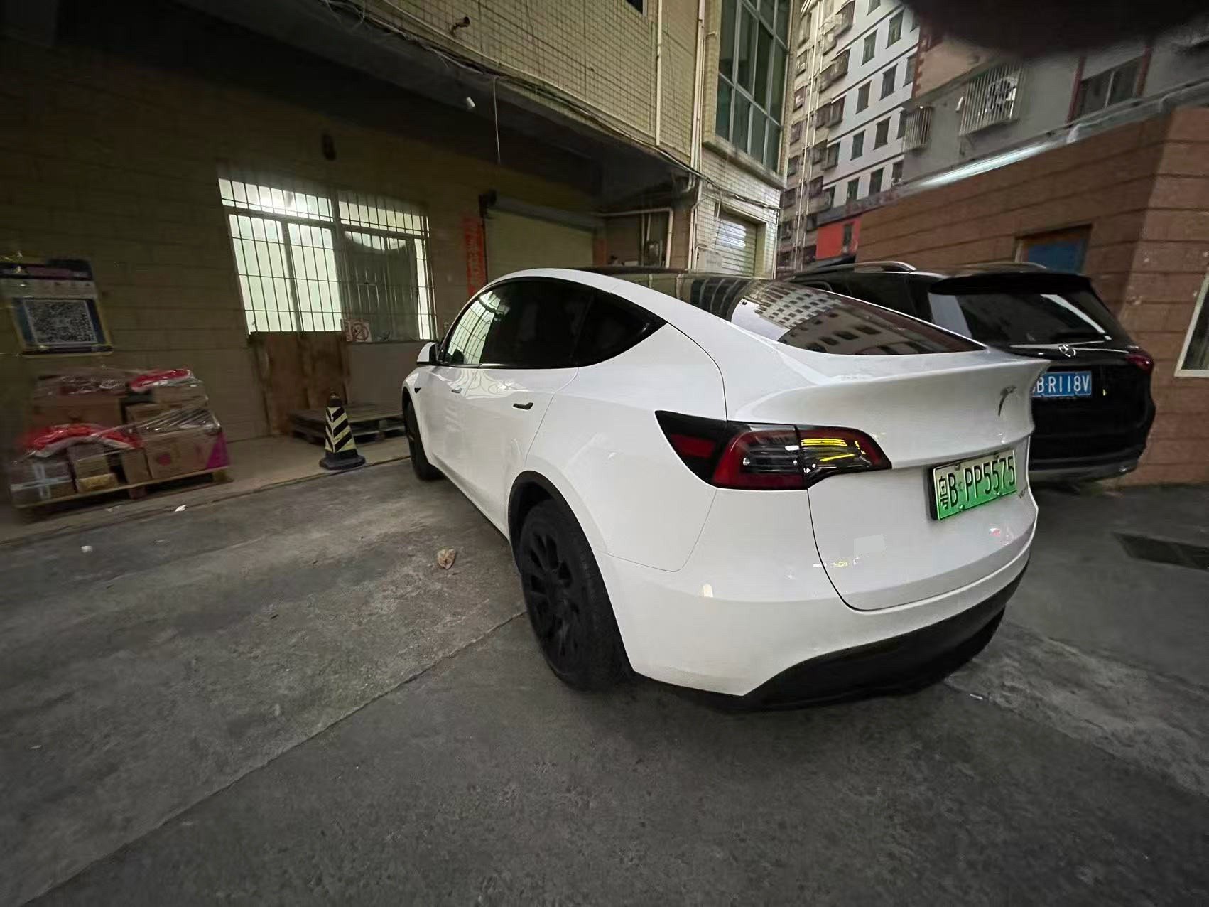 Tesla Model Y 2023 image de voiture #4