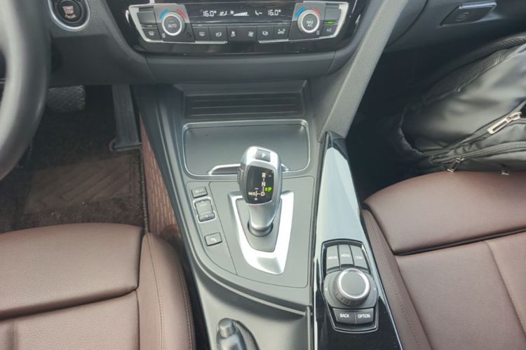BMW 3 Series 2018 #14 BMW 3 Series 2018 immagine di auto #14