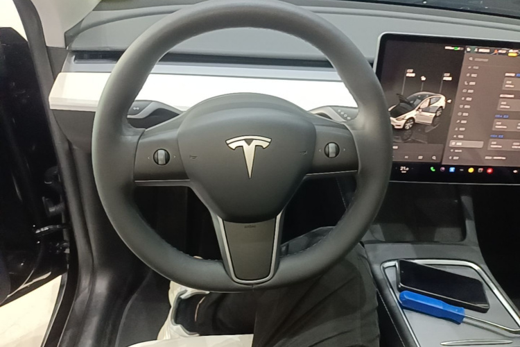 Tesla Model Y 2022 #11 Tesla Model Y 2022 car image #11