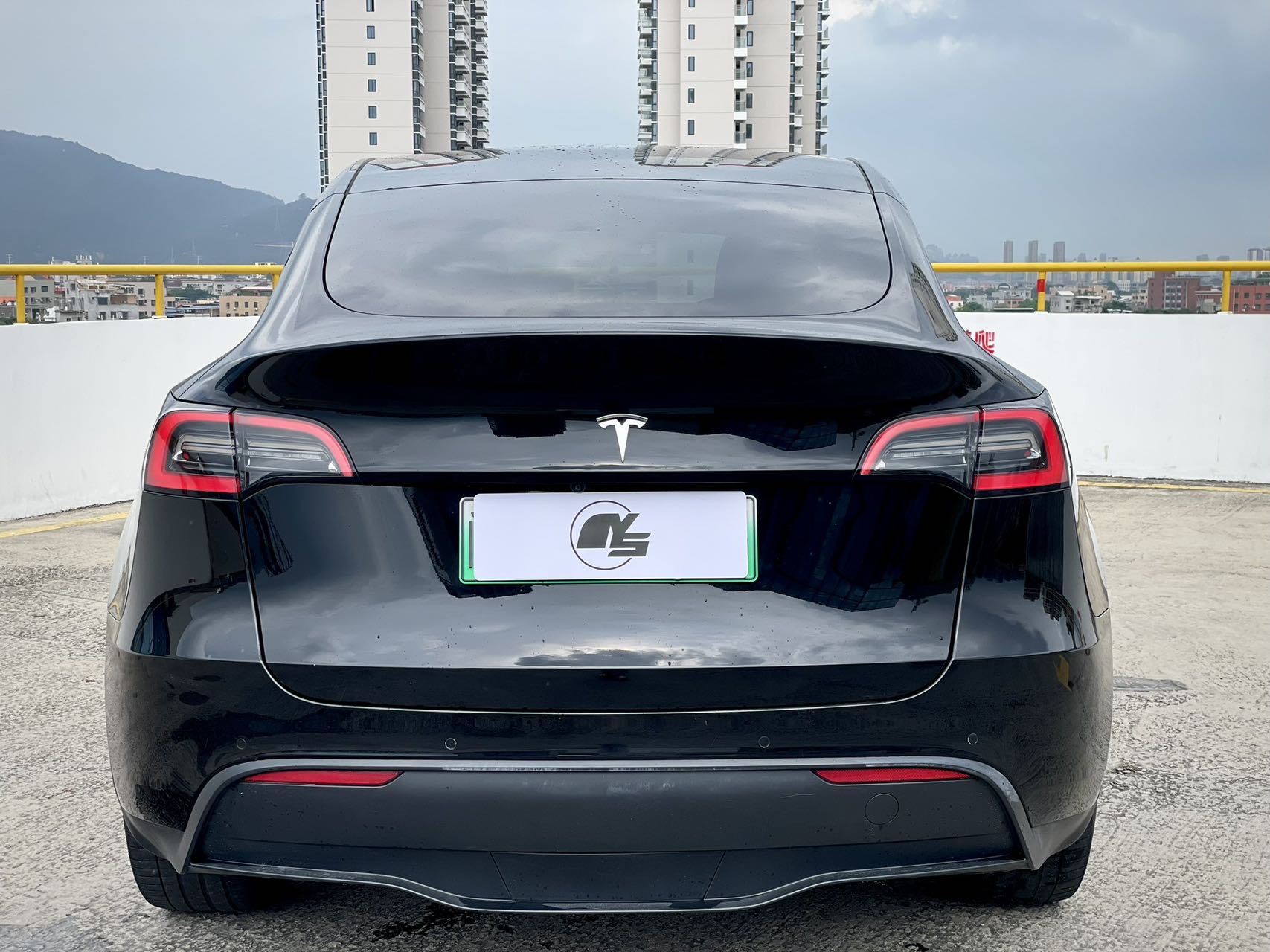 Tesla Model Y 2023 #7 Tesla Model Y 2023 car image #7