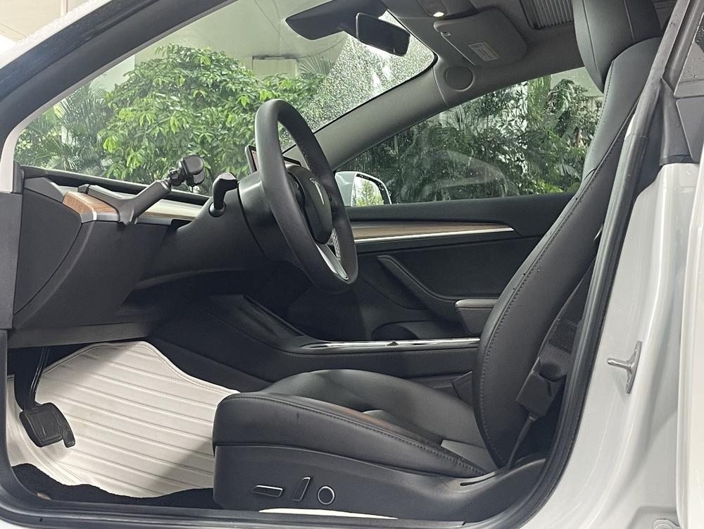 Tesla Model 3 2022 car image #19