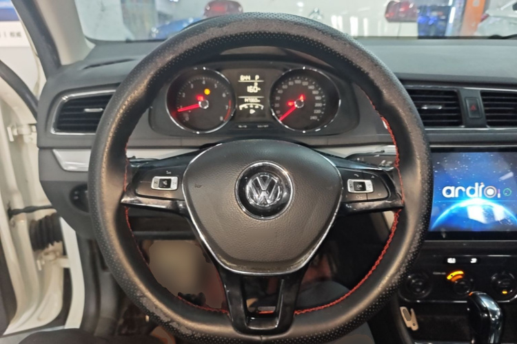 Volkswagen Lavida 2018 car image #11