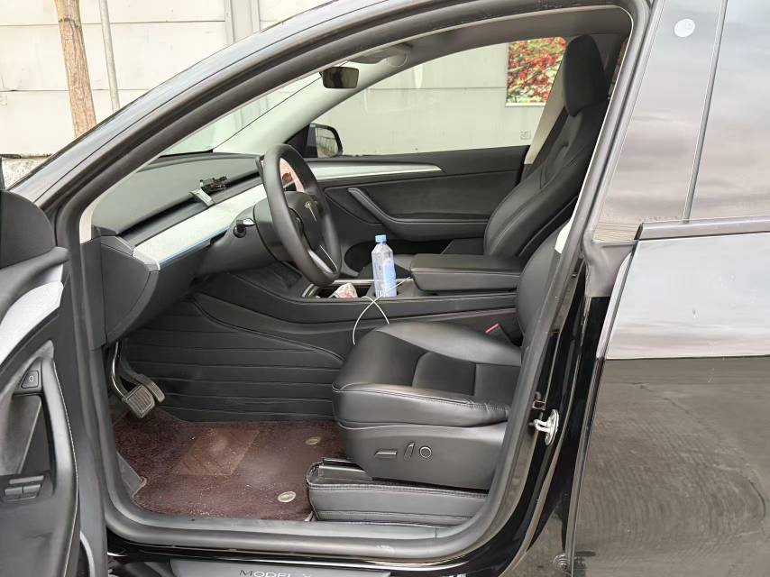 Tesla Model Y 2023 #2 Tesla Model Y 2023 car image #2