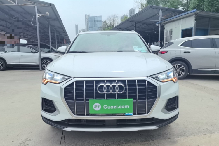 Audi Q3 2020 car image #3