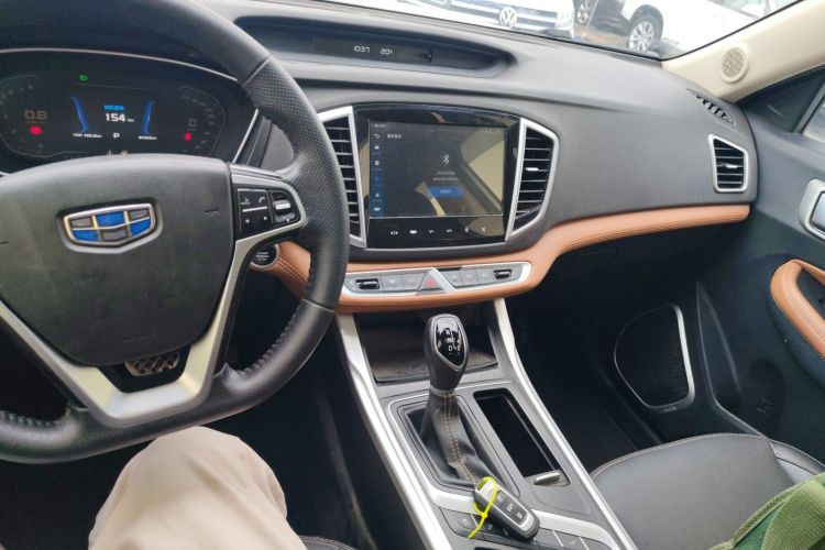 GEELY Vision X6 2019 immagine di auto #10