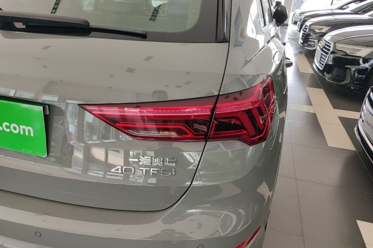 Audi Q3 2024 car image #8