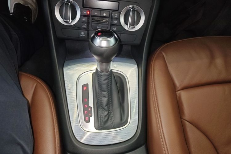 Audi Q3 2015 #14 Audi Q3 2015 car image #14