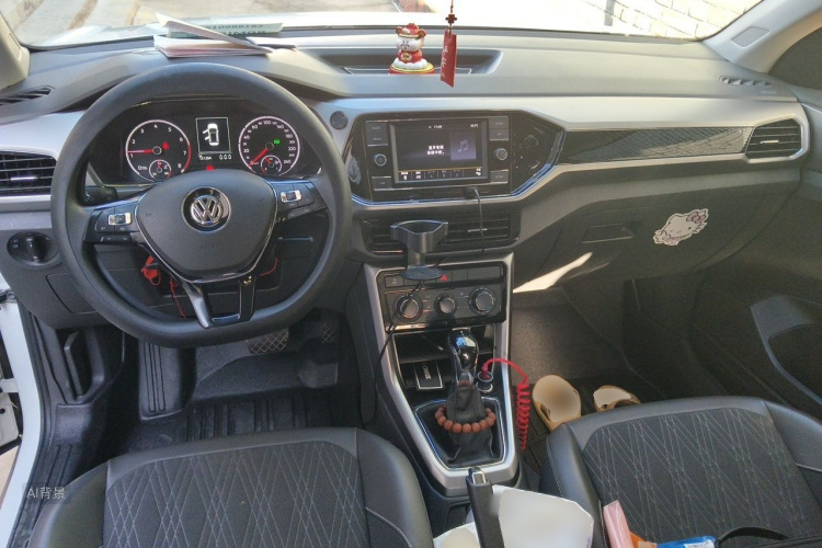 Volkswagen T-Cross 2019 immagine di auto #11