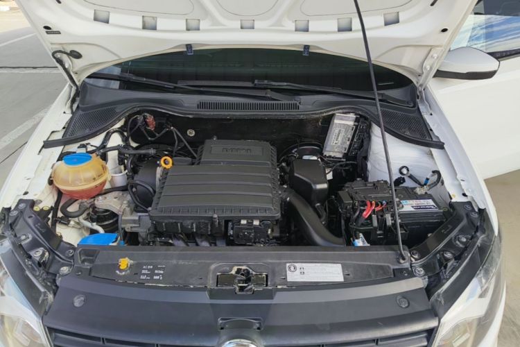 Volkswagen Polo 2017 car image #20