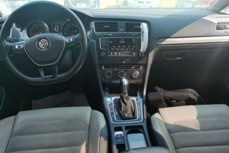 Volkswagen Golf 2017 #13 Volkswagen Golf 2017 car image #13