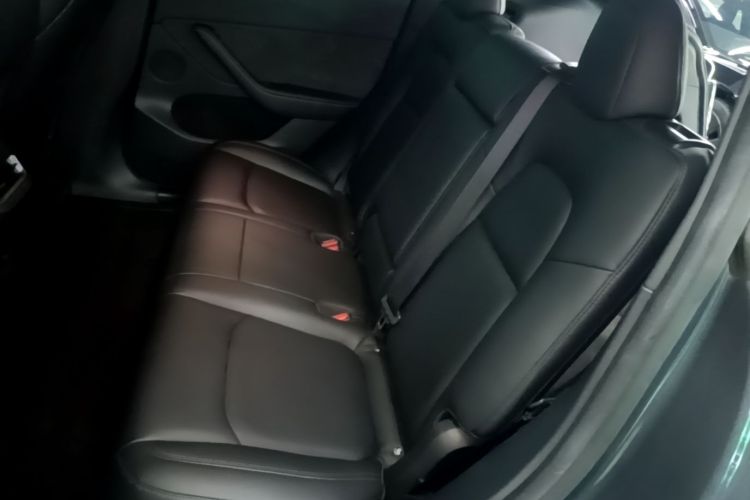 Tesla Model Y 2022 immagine di auto #17