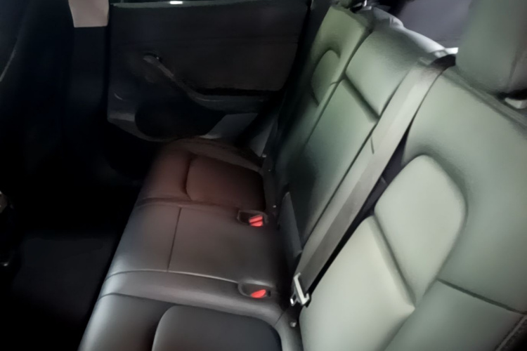 Tesla Model Y 2022 #17 Tesla Model Y 2022 car image #17