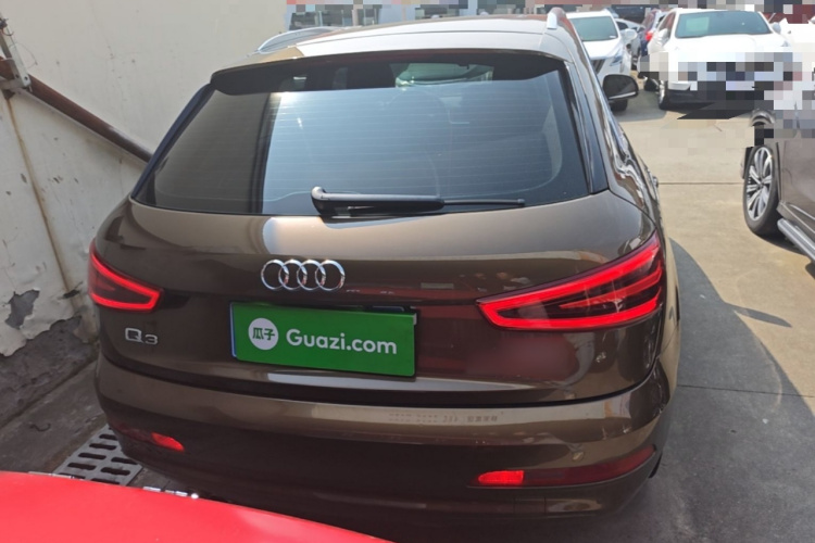 Audi Q3 2015 car image #4