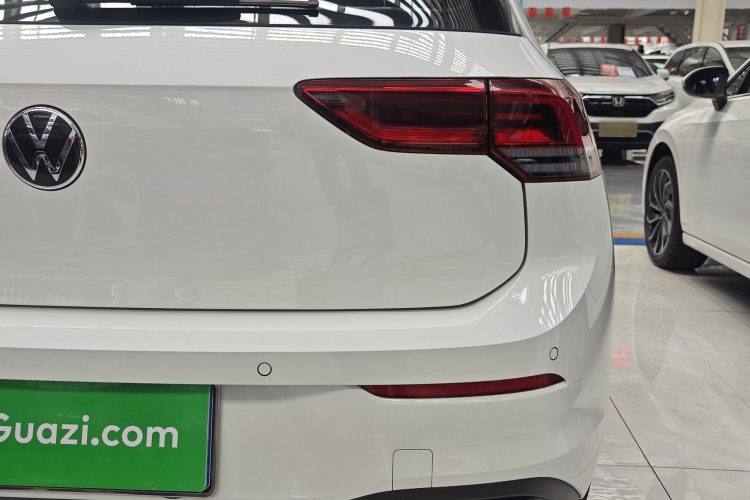 Volkswagen Golf 2024 صورة سيارة #8