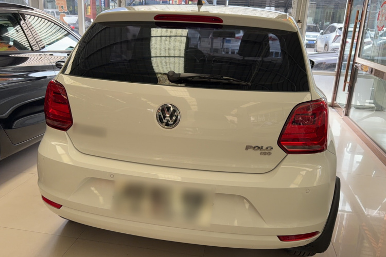 Volkswagen Polo 2016 car image #6