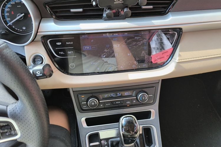 GEELY Emgrand 2018 #15 GEELY Emgrand 2018 صورة سيارة #15