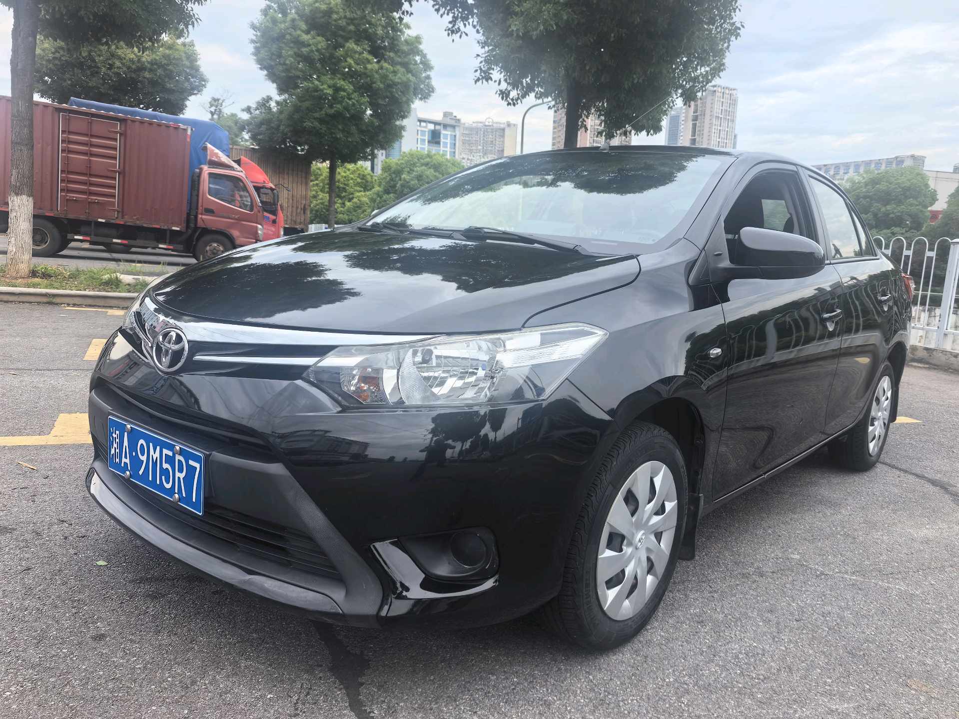 Toyota Vios 2015 Toyota Vios 2015 car image