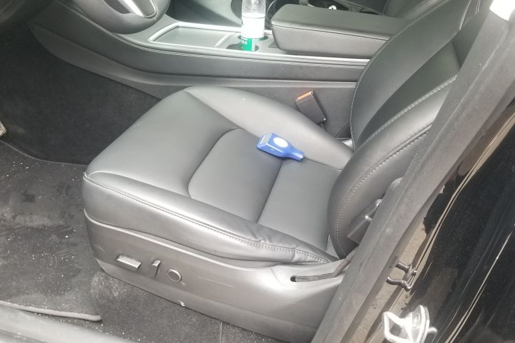 Tesla Model Y 2021 #15 Tesla Model Y 2021 car image #15