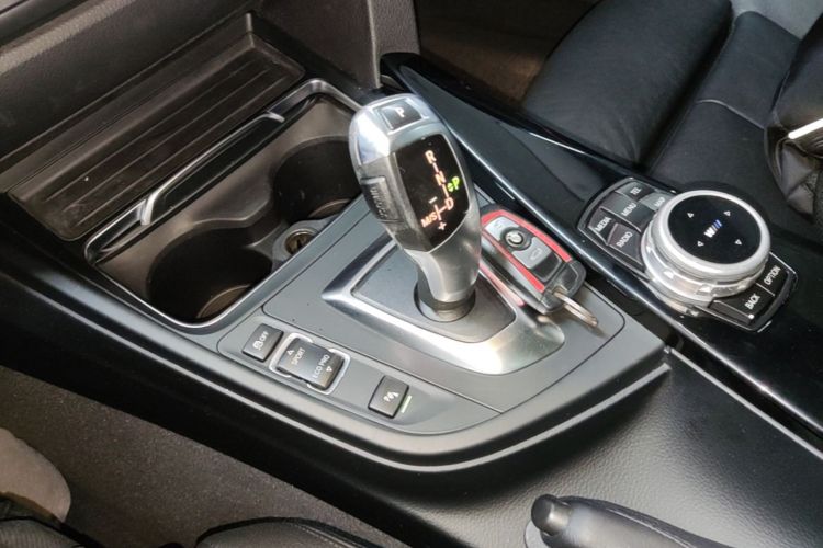BMW 3 Series GT 2016 #14 BMW 3 Series GT 2016 car image #14