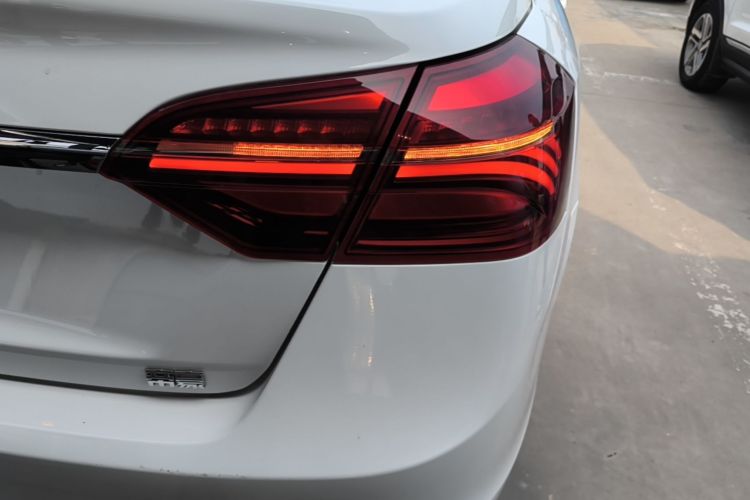 GEELY Emgrand 2019 #8 GEELY Emgrand 2019 car image #8