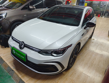 Volkswagen Golf 2022 صورة سيارة 