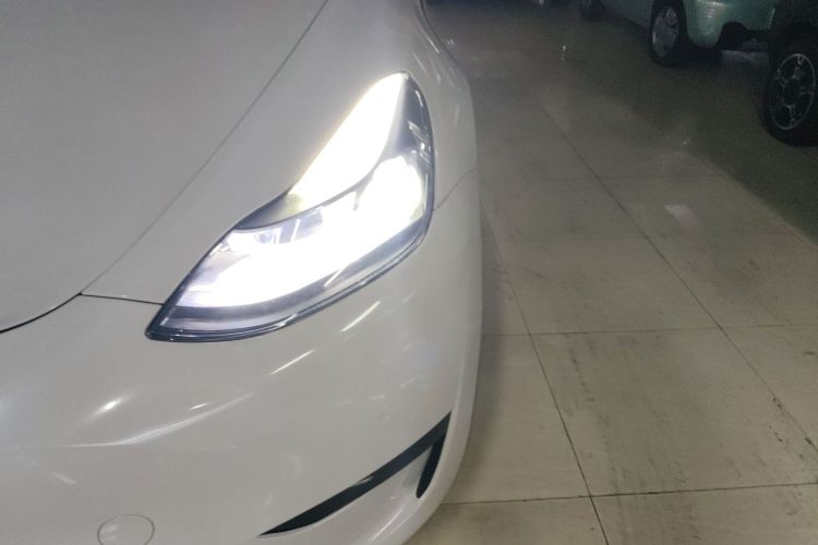 Tesla Model Y 2022 car image #10