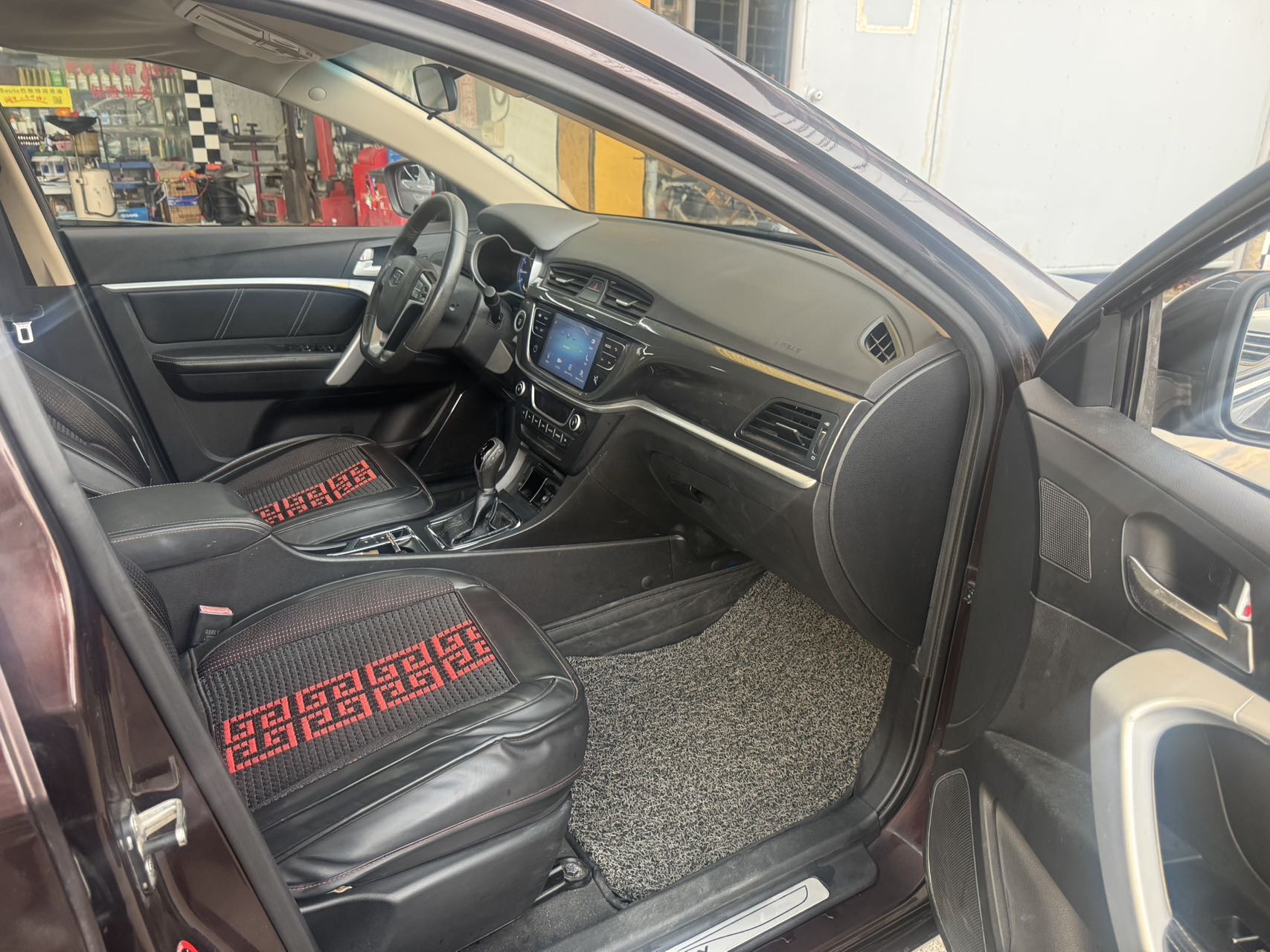 GEELY Emgrand 2017 car image #6