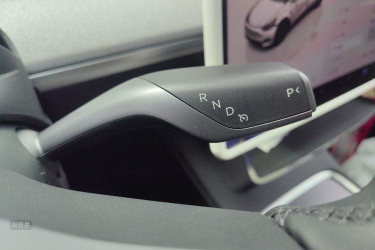 Tesla Model Y 2024 #16 Tesla Model Y 2024 car image #16